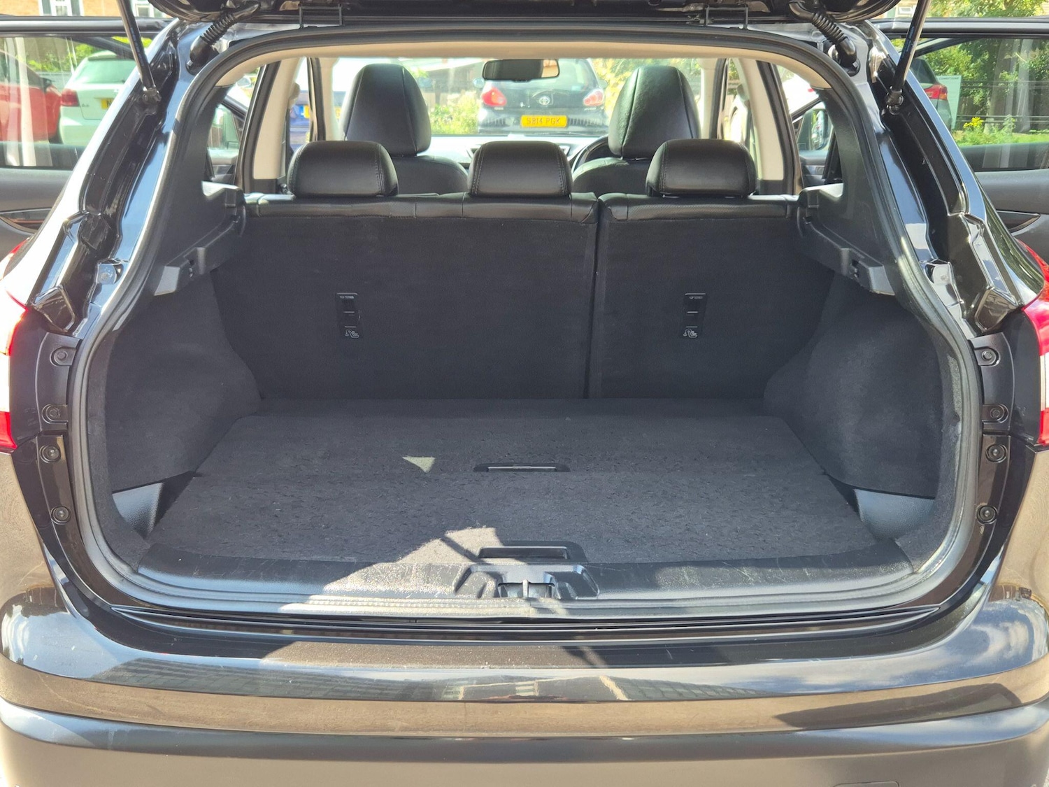 Used Nissan Qashqai 2014 for sale - 76992963: Photo 30