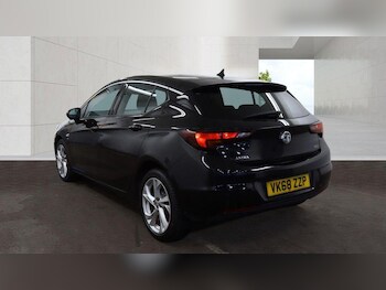 Used Vauxhall Astra 2018 for sale - 78100641: Photo