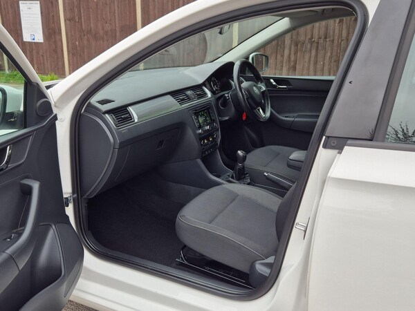 Used Skoda Rapid Spaceback 2015 for sale - 76226224: Photo 43