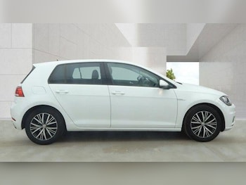 Used Volkswagen Golf 2018 for sale - 78528765: Photo