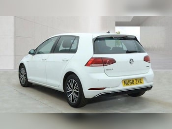 Used Volkswagen Golf 2018 for sale - 78528765: Photo