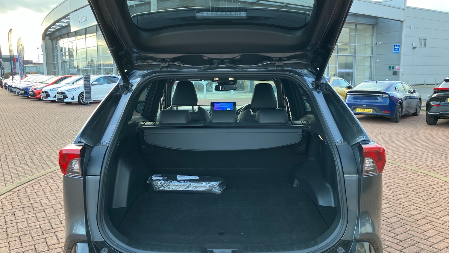 Used Toyota RAV4 2023 for sale - 77678622: Photo 14