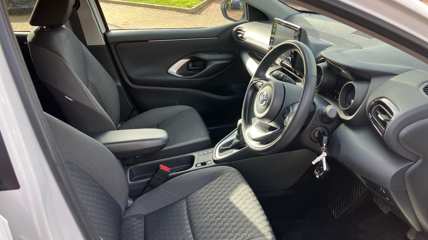 Used Toyota Yaris 2023 for sale - 77640500: Photo 11