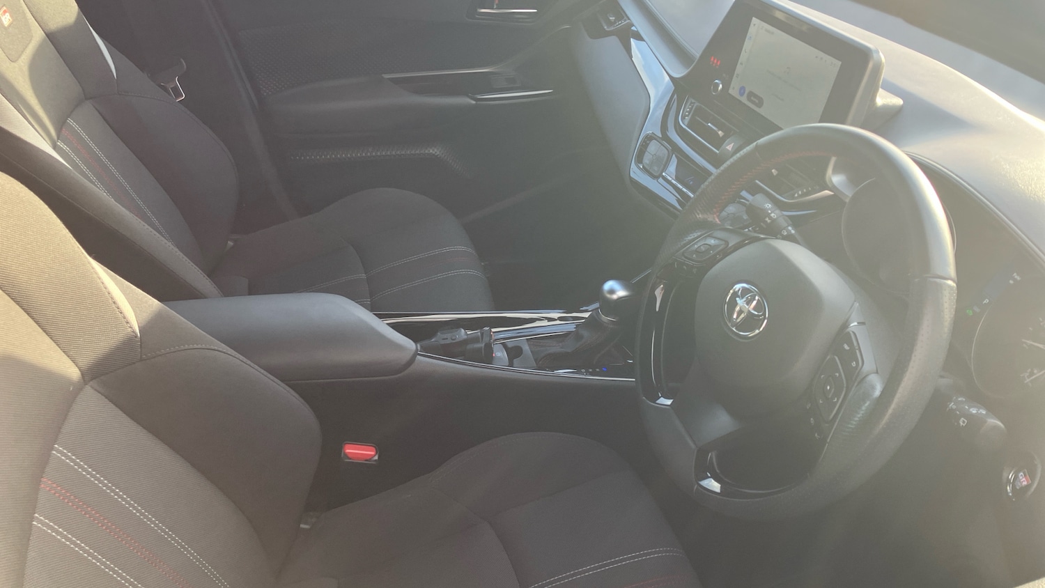 Used Toyota C-HR 2022 for sale - 76605453: Photo 11