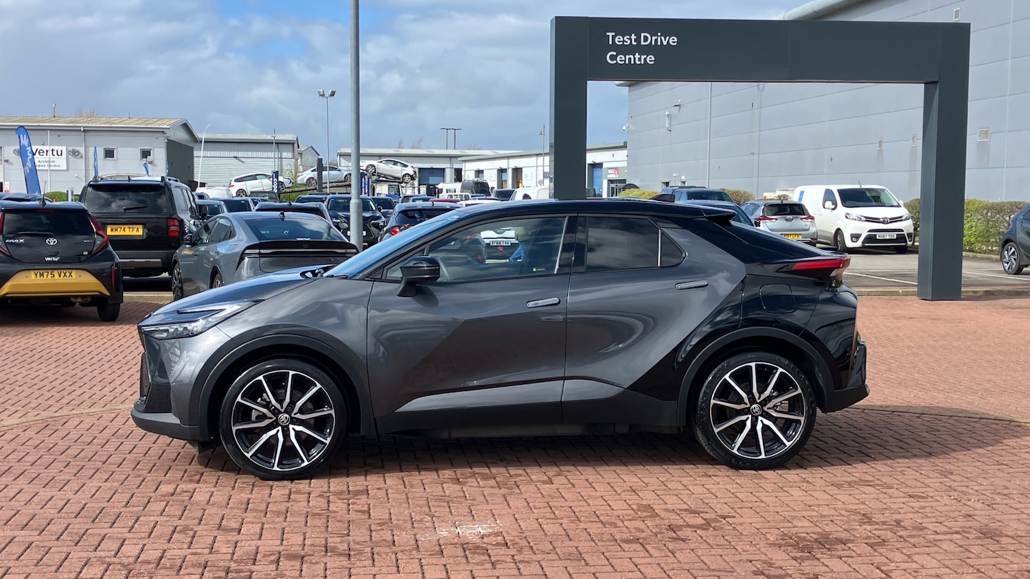 Used Toyota C-HR 2024 for sale - 78081590: Photo 17