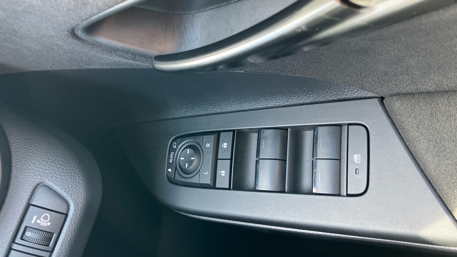 Used Toyota C-HR 2024 for sale - 78081590: Photo 44