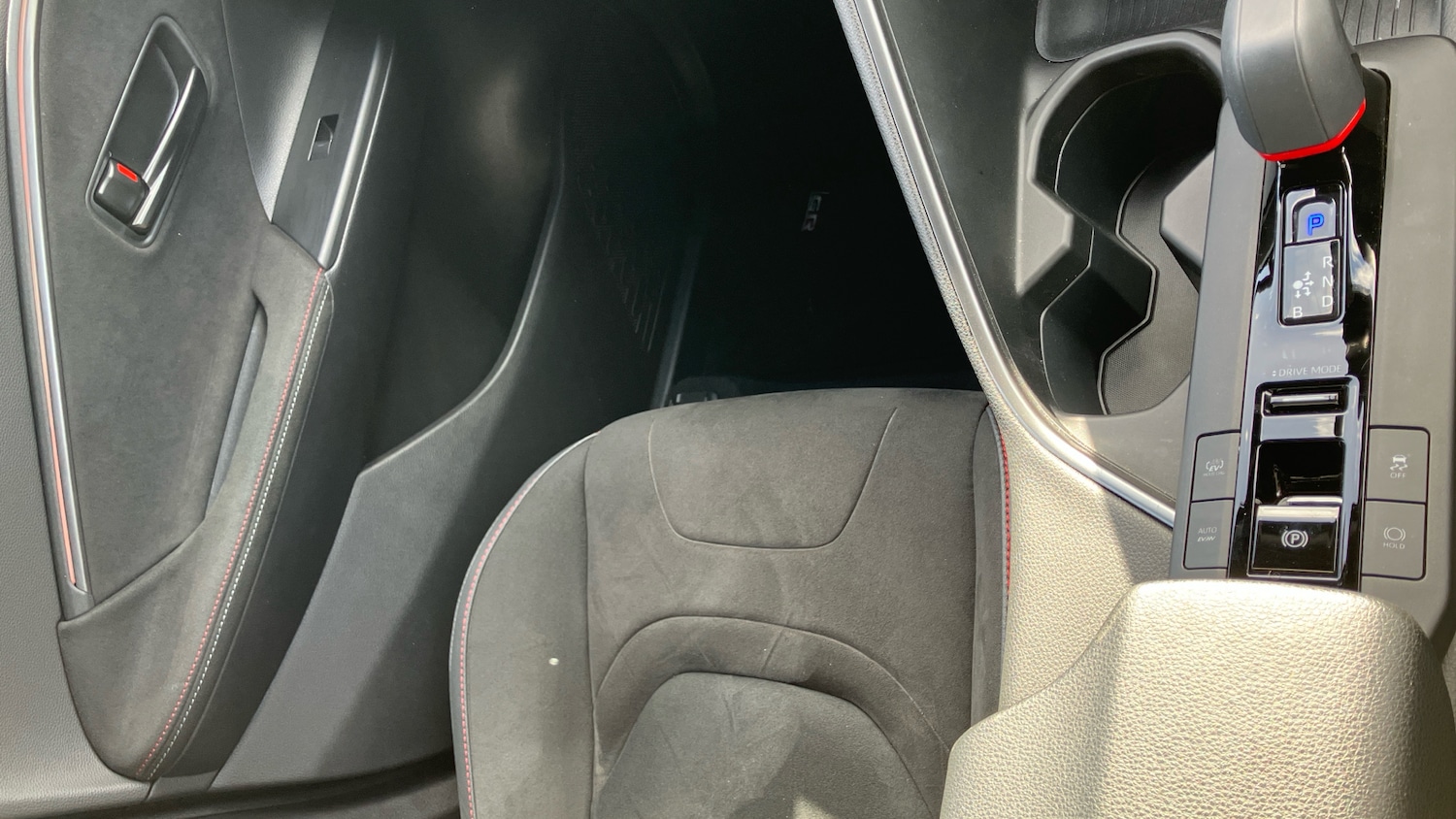 Used Toyota C-HR 2024 for sale - 78081590: Photo 45