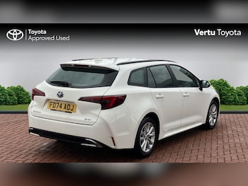 Used Toyota Corolla 2024 for sale - 76233040: Photo 2