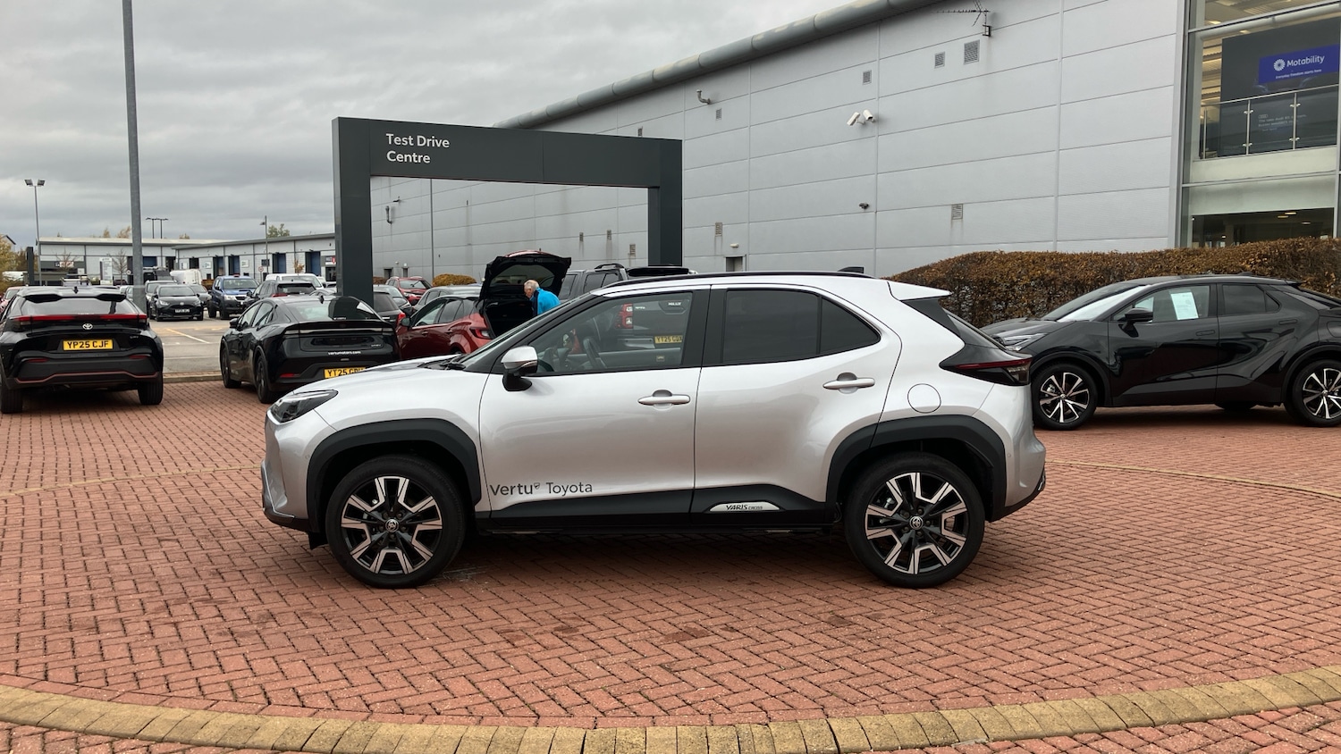 Used Toyota Yaris Cross 2025 for sale - 76341003: Photo 17