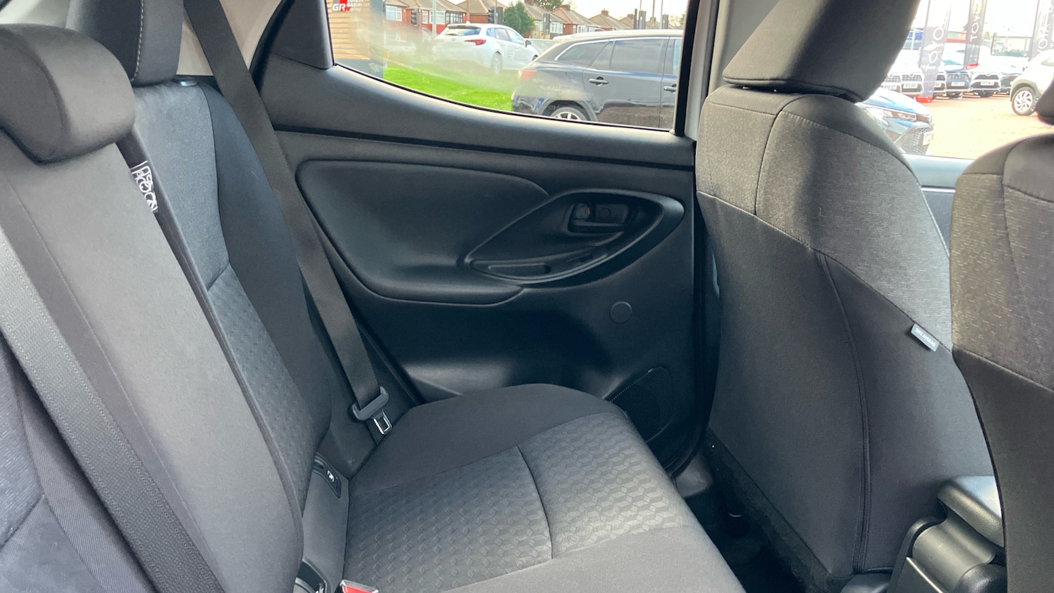 Used Toyota Yaris 2022 for sale - 77086440: Photo 12