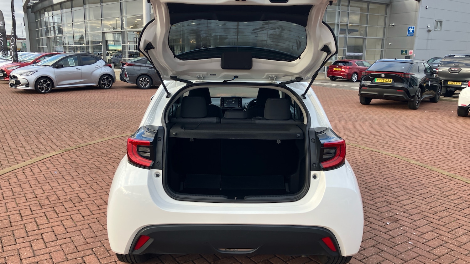 Used Toyota Yaris 2022 for sale - 77086440: Photo 14