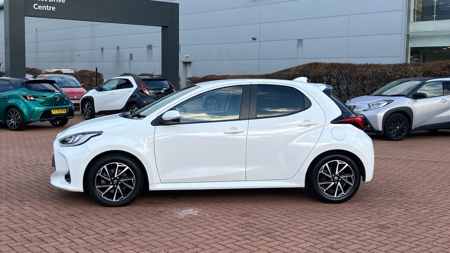 Used Toyota Yaris 2022 for sale - 77086440: Photo 17