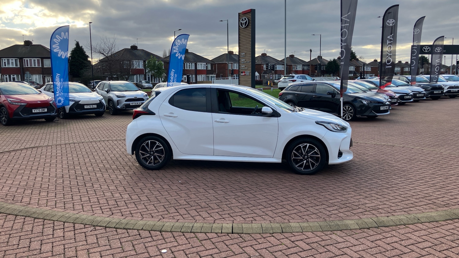 Used Toyota Yaris 2022 for sale - 77086440: Photo 33