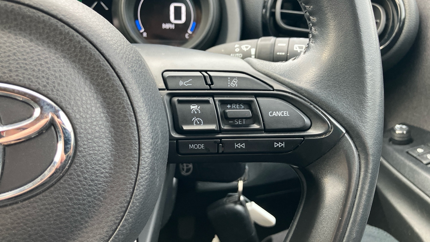 Used Toyota Yaris 2022 for sale - 77086440: Photo 41