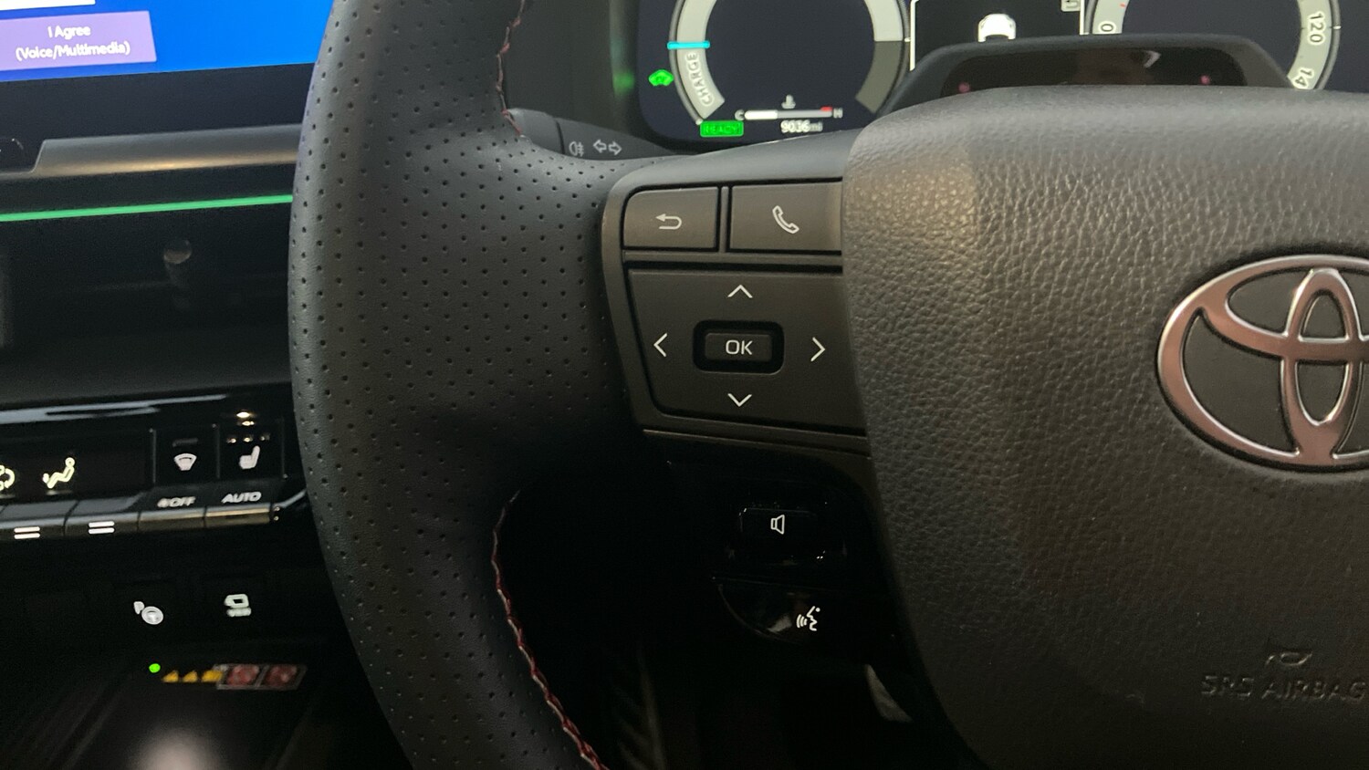 Used Toyota C-HR 2023 for sale - 76859654: Photo 38