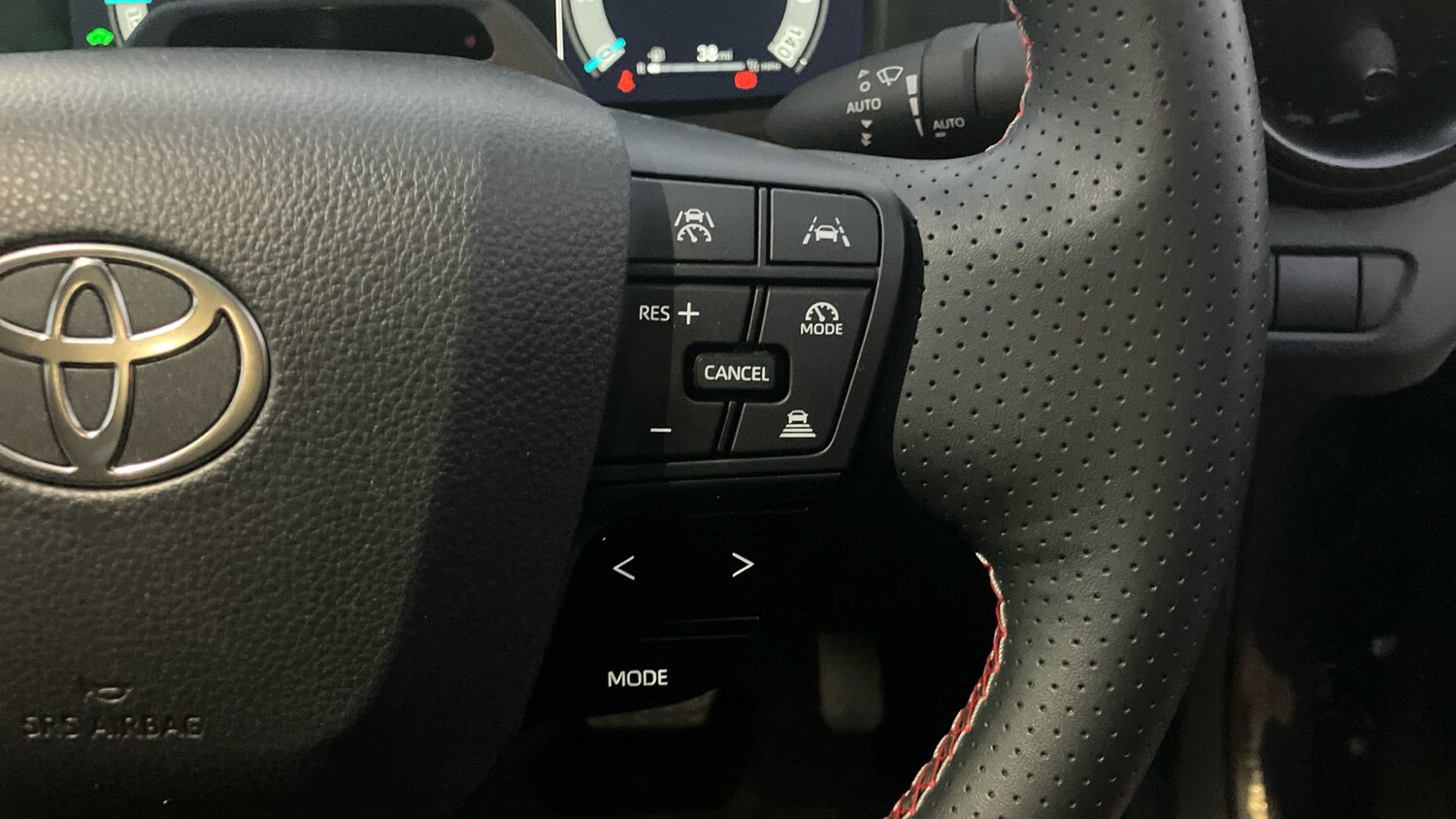 Used Toyota C-HR 2023 for sale - 76859654: Photo 39