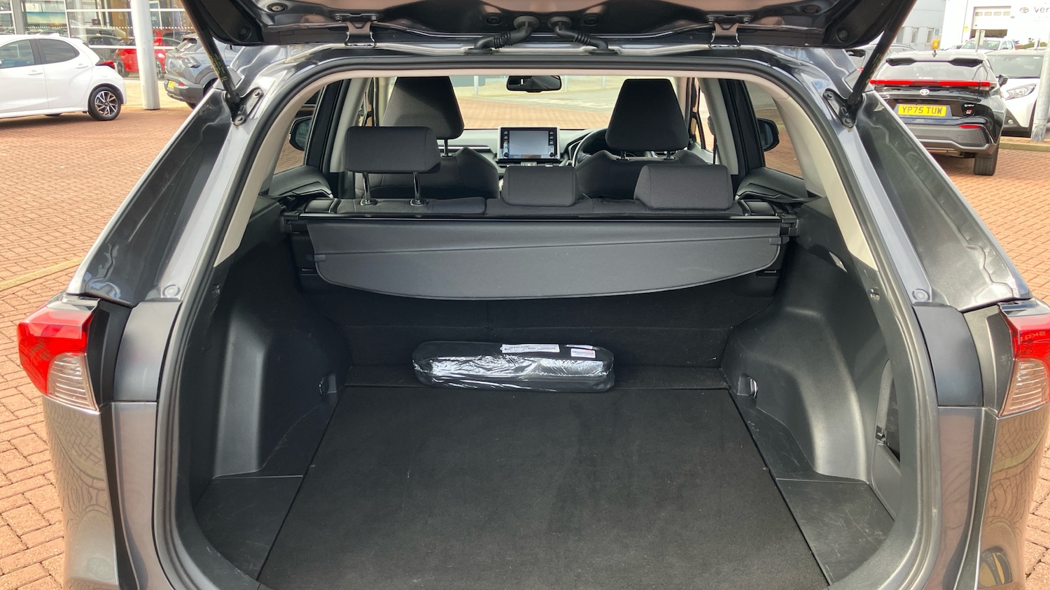 Used Toyota RAV4 2020 for sale - 77690620: Photo 14