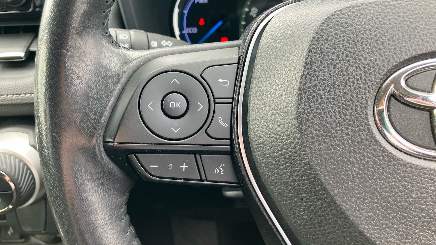 Used Toyota RAV4 2020 for sale - 77690620: Photo 35