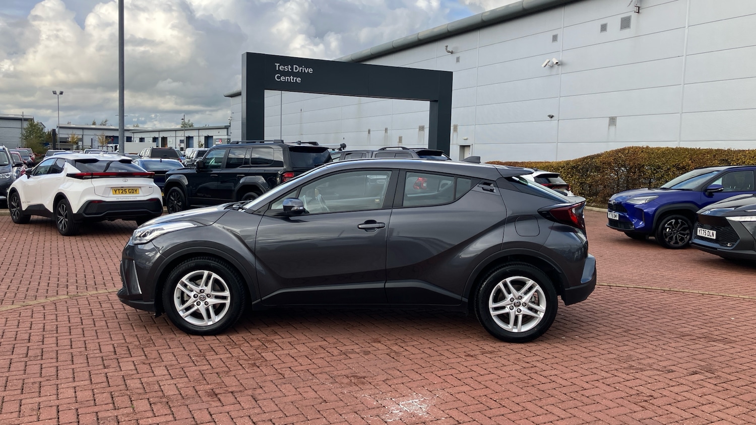 Used Toyota C-HR 2022 for sale - 76363269: Photo 17