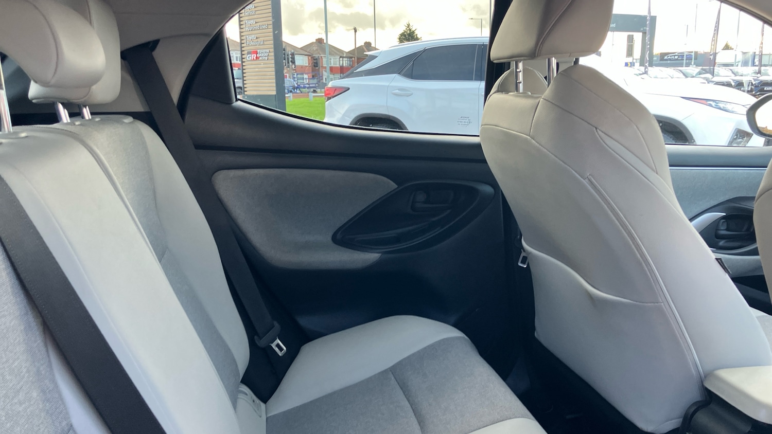 Used Toyota Yaris 2020 for sale - 76449220: Photo 12