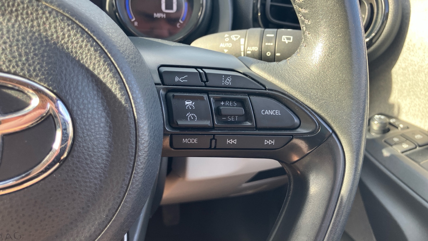 Used Toyota Yaris 2020 for sale - 76449220: Photo 38