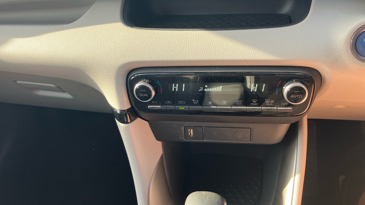 Used Toyota Yaris 2020 for sale - 76449220: Photo 40