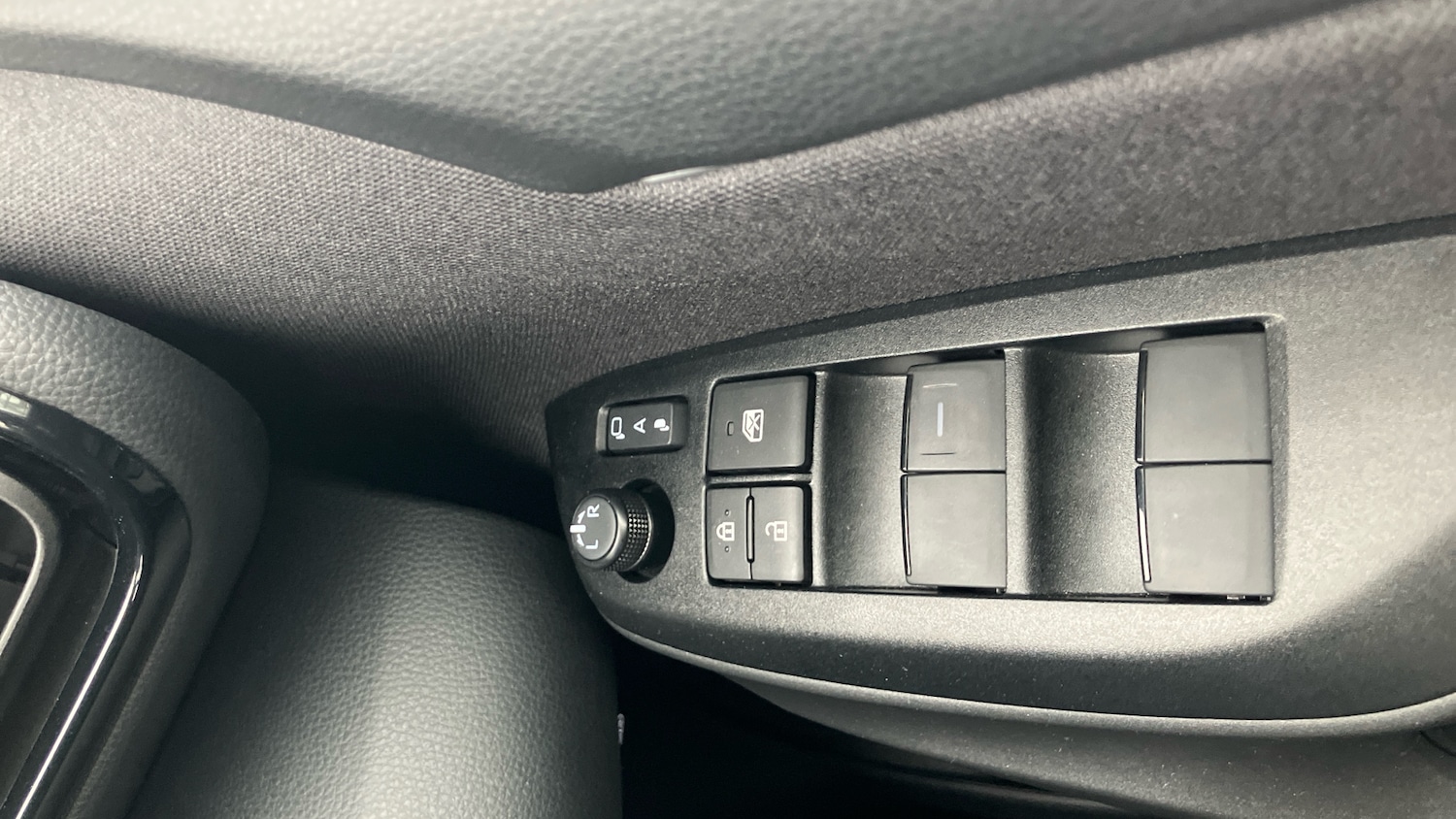 Used Toyota Yaris 2025 for sale - 77777475: Photo 37