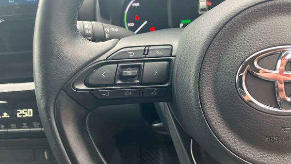 Used Toyota Yaris Cross 2023 for sale - 76243524: Photo 39