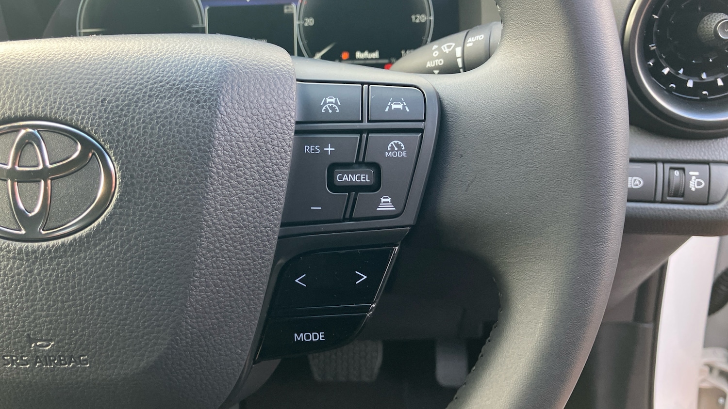 Used Toyota C-HR 2025 for sale - 76907657: Photo 39