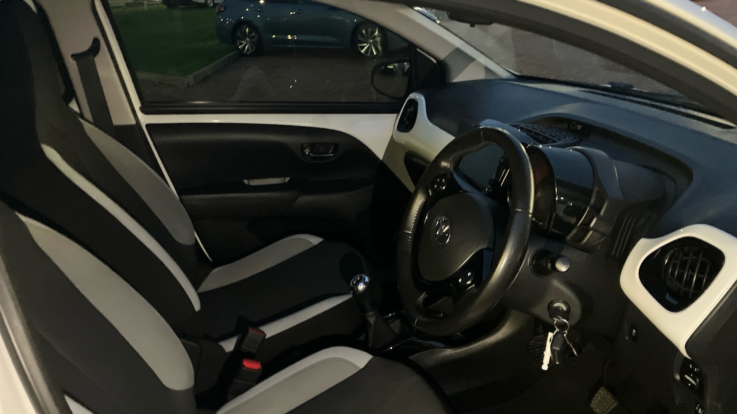 Used Toyota AYGO 2017 for sale - 77350283: Photo 11