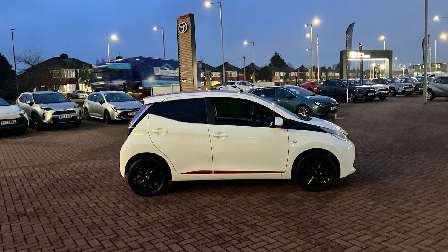 Used Toyota AYGO 2017 for sale - 77350283: Photo 28