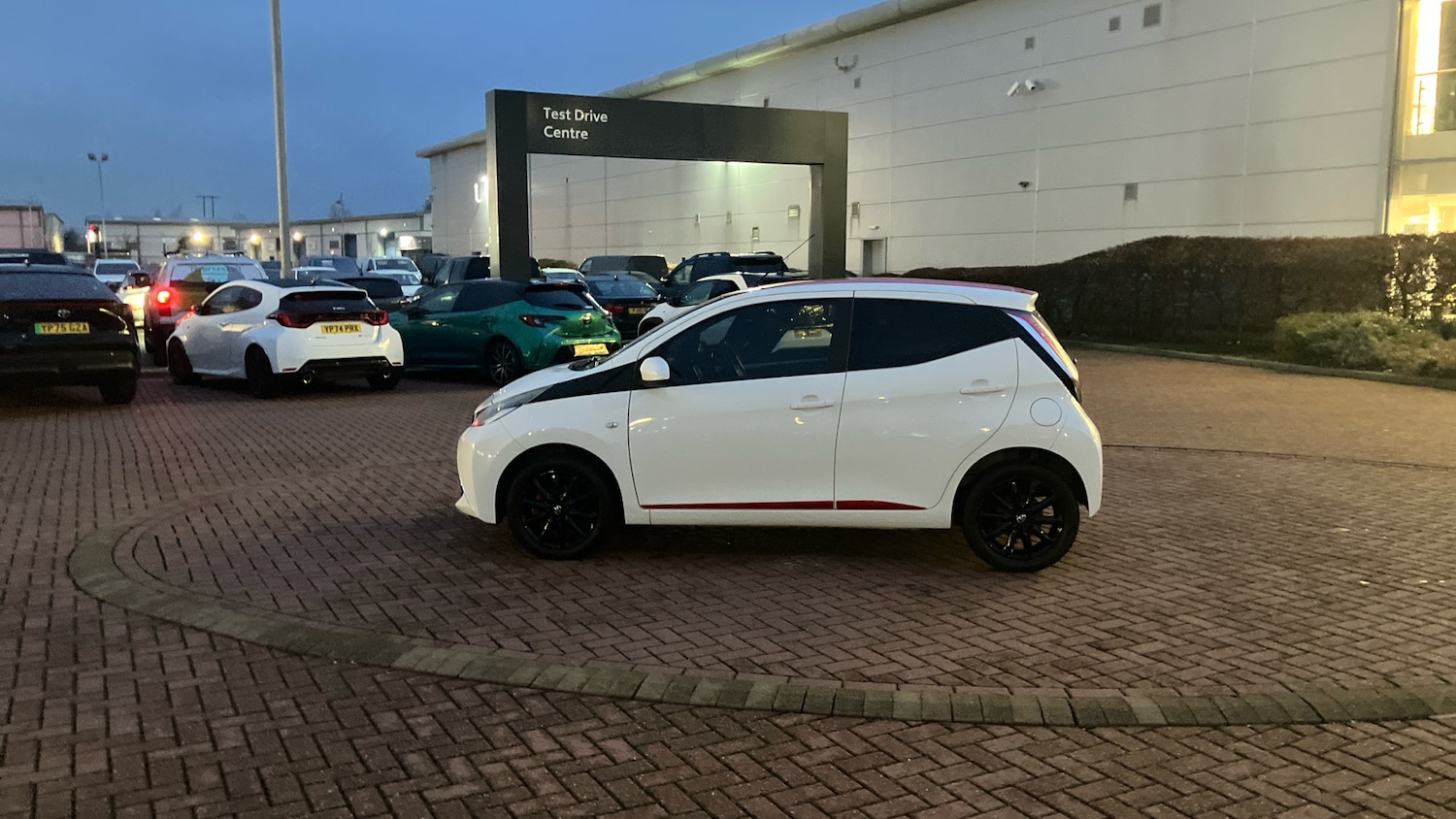 Used Toyota AYGO 2017 for sale - 77350283: Photo 32