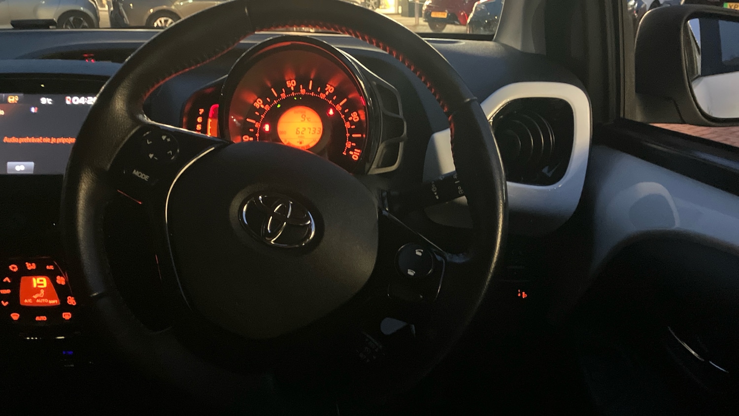 Used Toyota AYGO 2017 for sale - 77350283: Photo 8