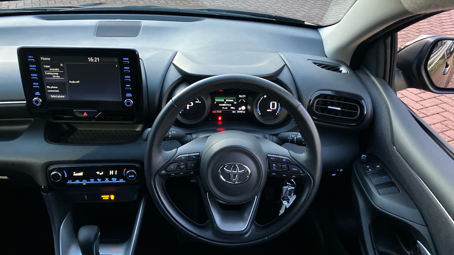 Used Toyota Yaris 2023 for sale - 77225688: Photo 6