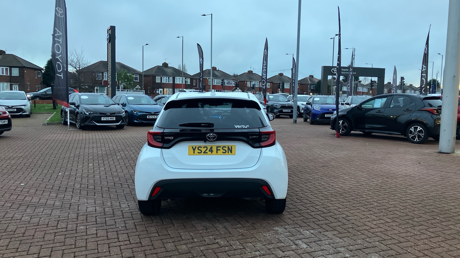 Used Toyota Yaris 2024 for sale - 77147907: Photo 19