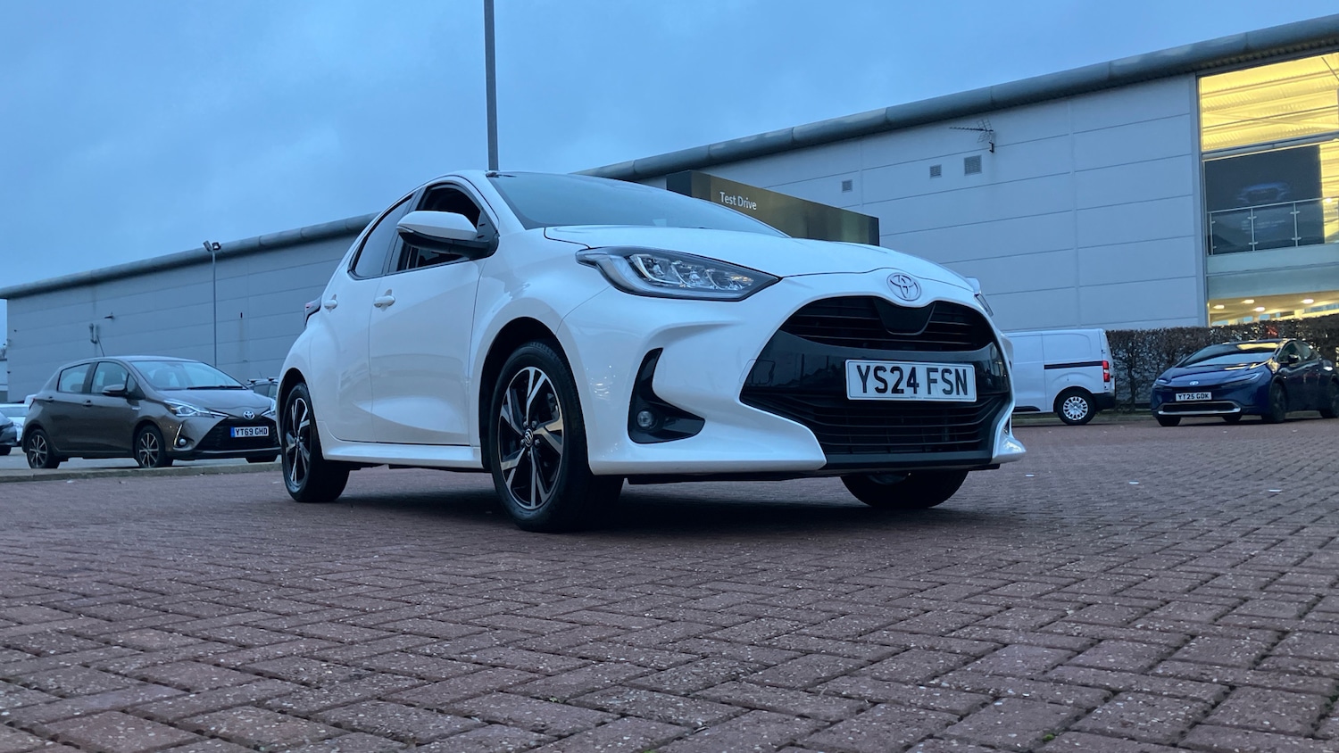 Used Toyota Yaris 2024 for sale - 77147907: Photo 32