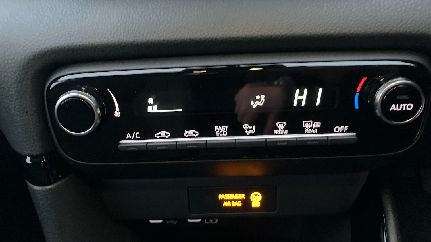 Used Toyota Yaris 2024 for sale - 77147907: Photo 37