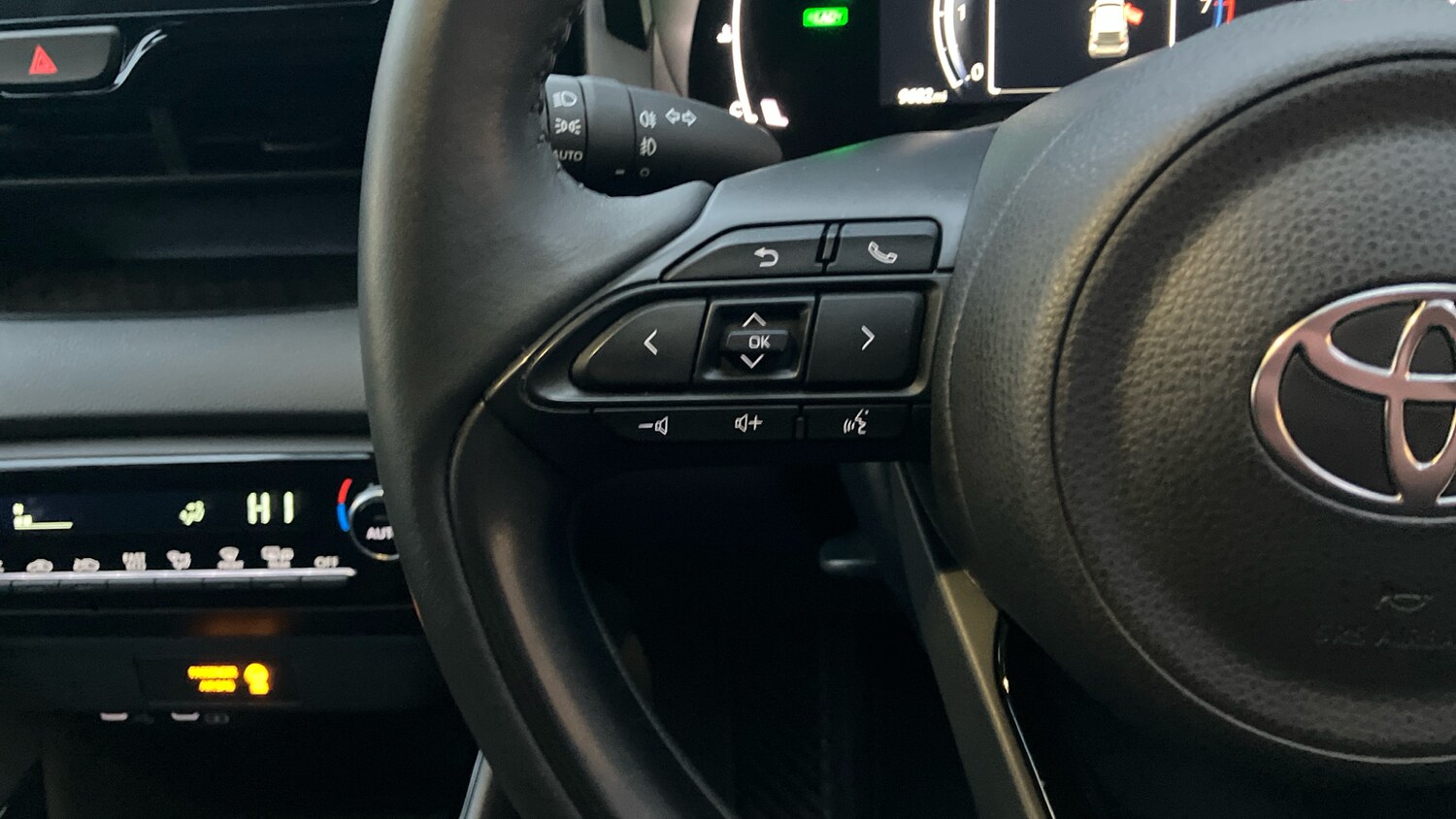 Used Toyota Yaris 2024 for sale - 77147907: Photo 38