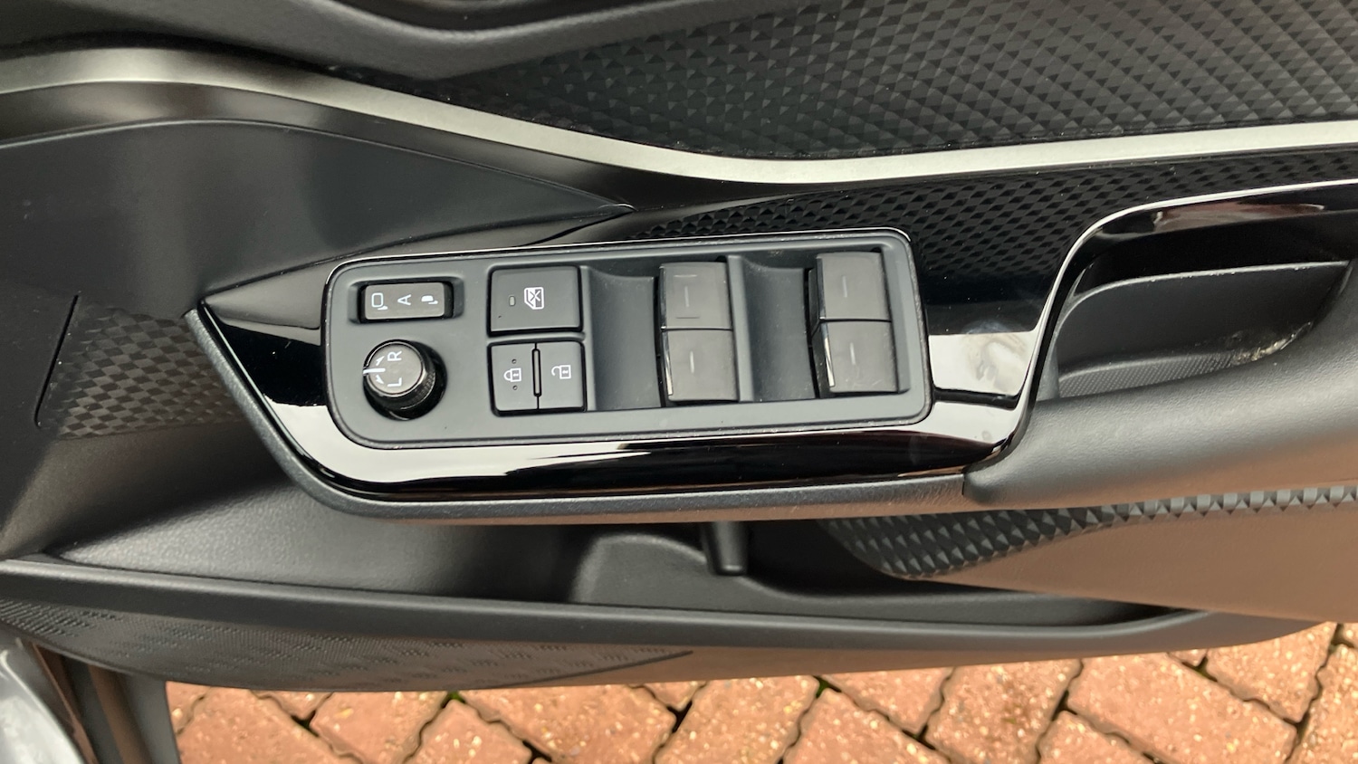 Used Toyota C-HR 2023 for sale - 77405639: Photo 40