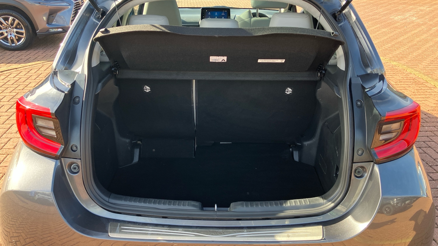 Used Toyota Yaris 2023 for sale - 77779060: Photo 14