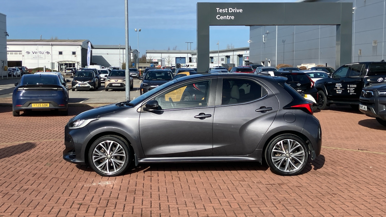 Used Toyota Yaris 2023 for sale - 77779060: Photo 17