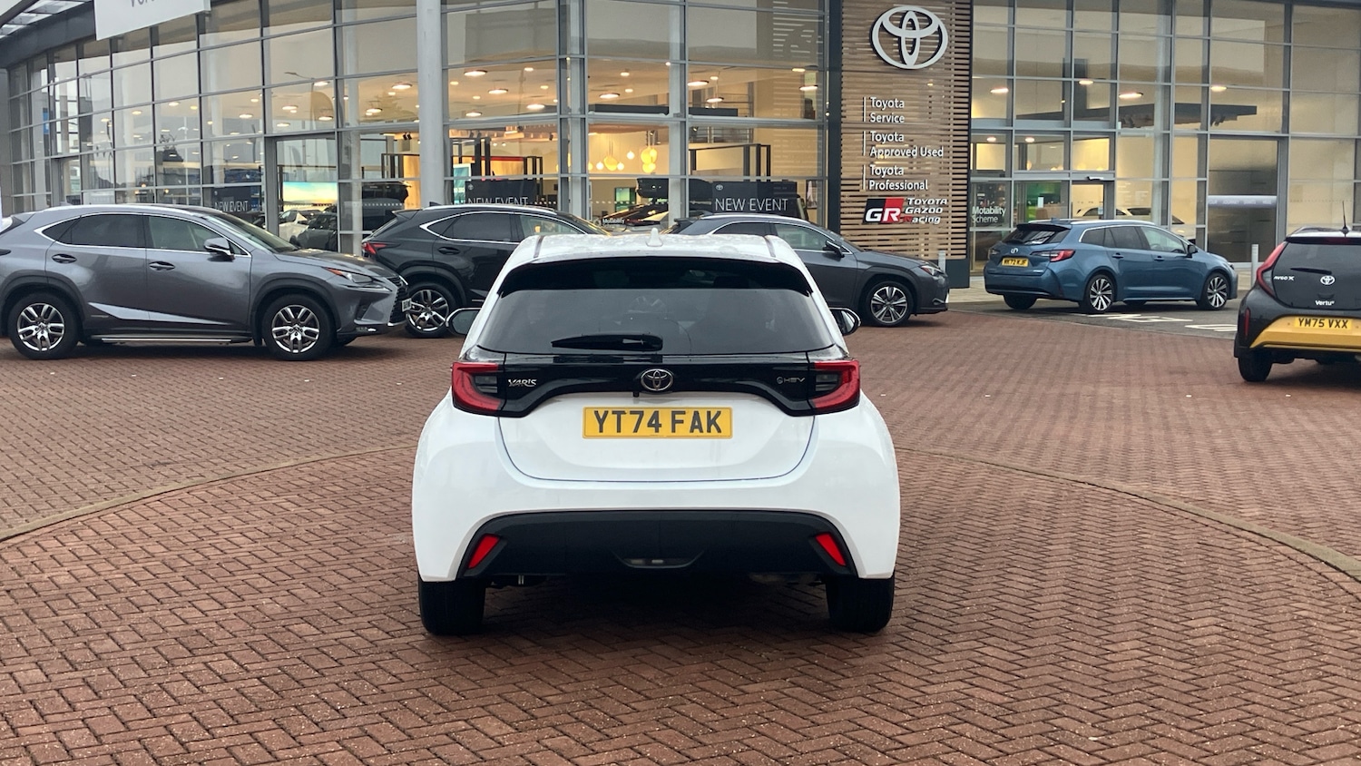 Used Toyota Yaris 2024 for sale - 77434527: Photo 19