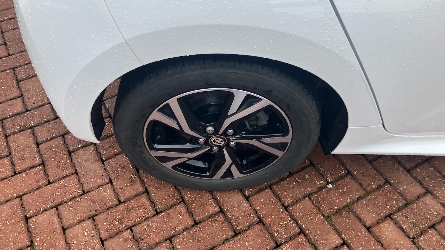 Used Toyota Yaris 2024 for sale - 77434527: Photo 25