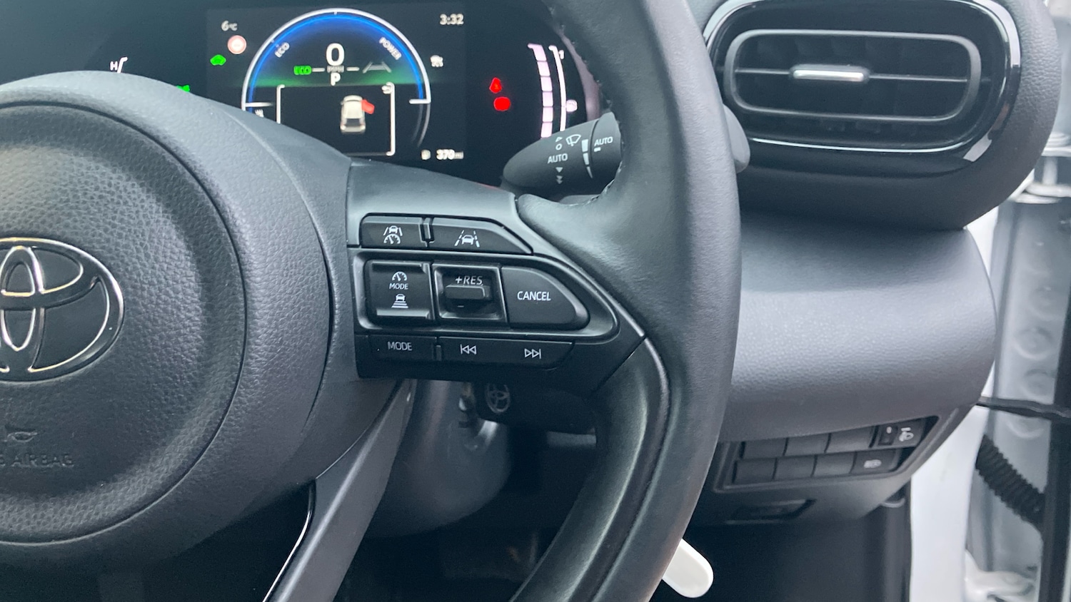 Used Toyota Yaris 2024 for sale - 77434527: Photo 36