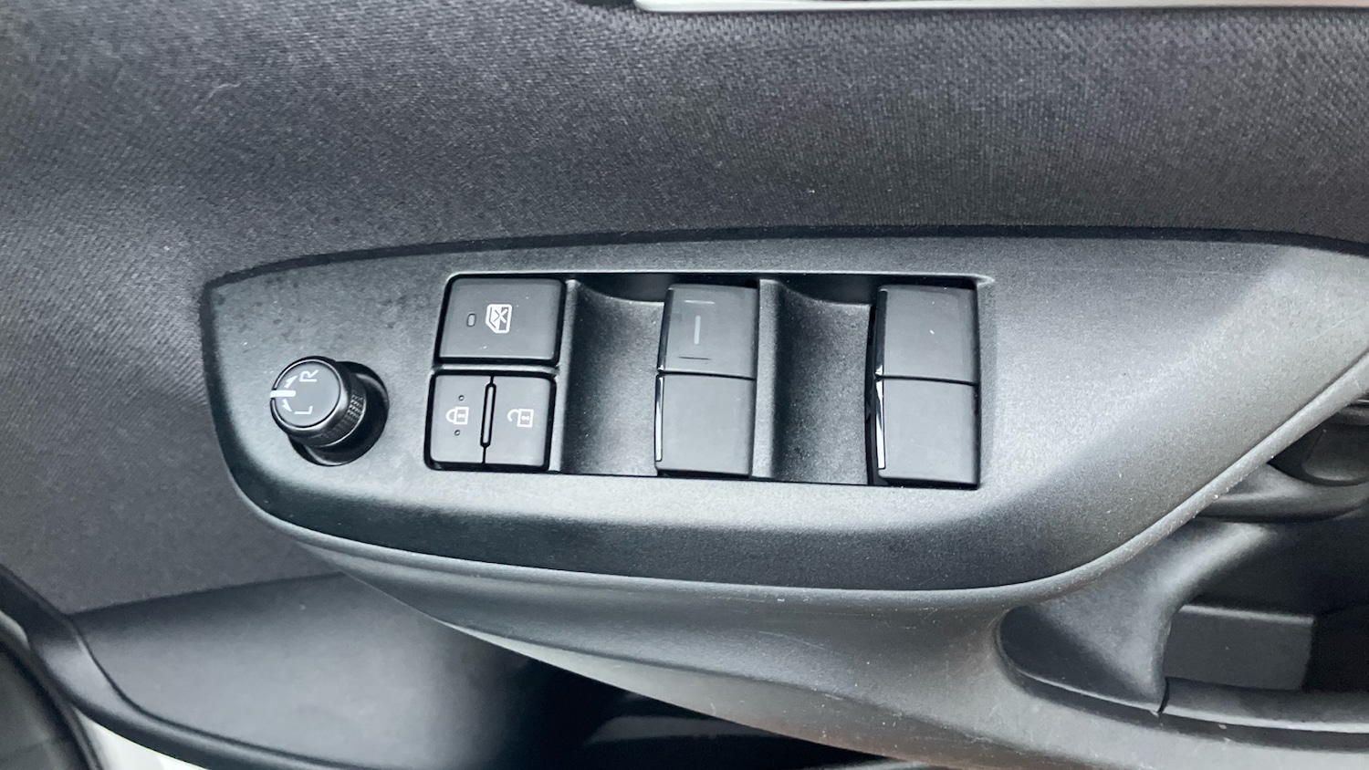 Used Toyota Yaris 2024 for sale - 77434527: Photo 38