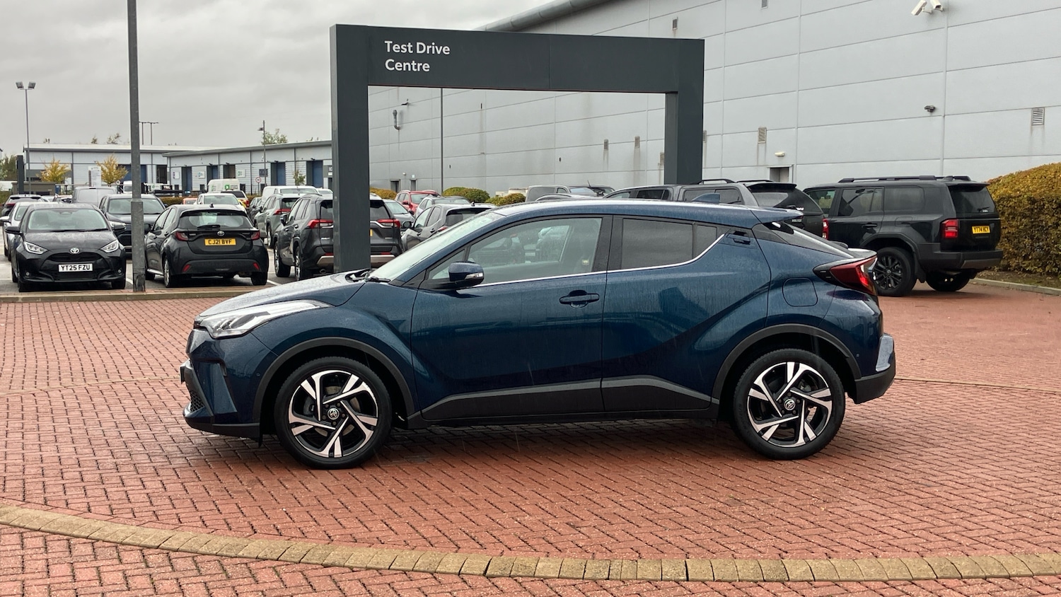 Used Toyota C-HR 2023 for sale - 76193090: Photo 17