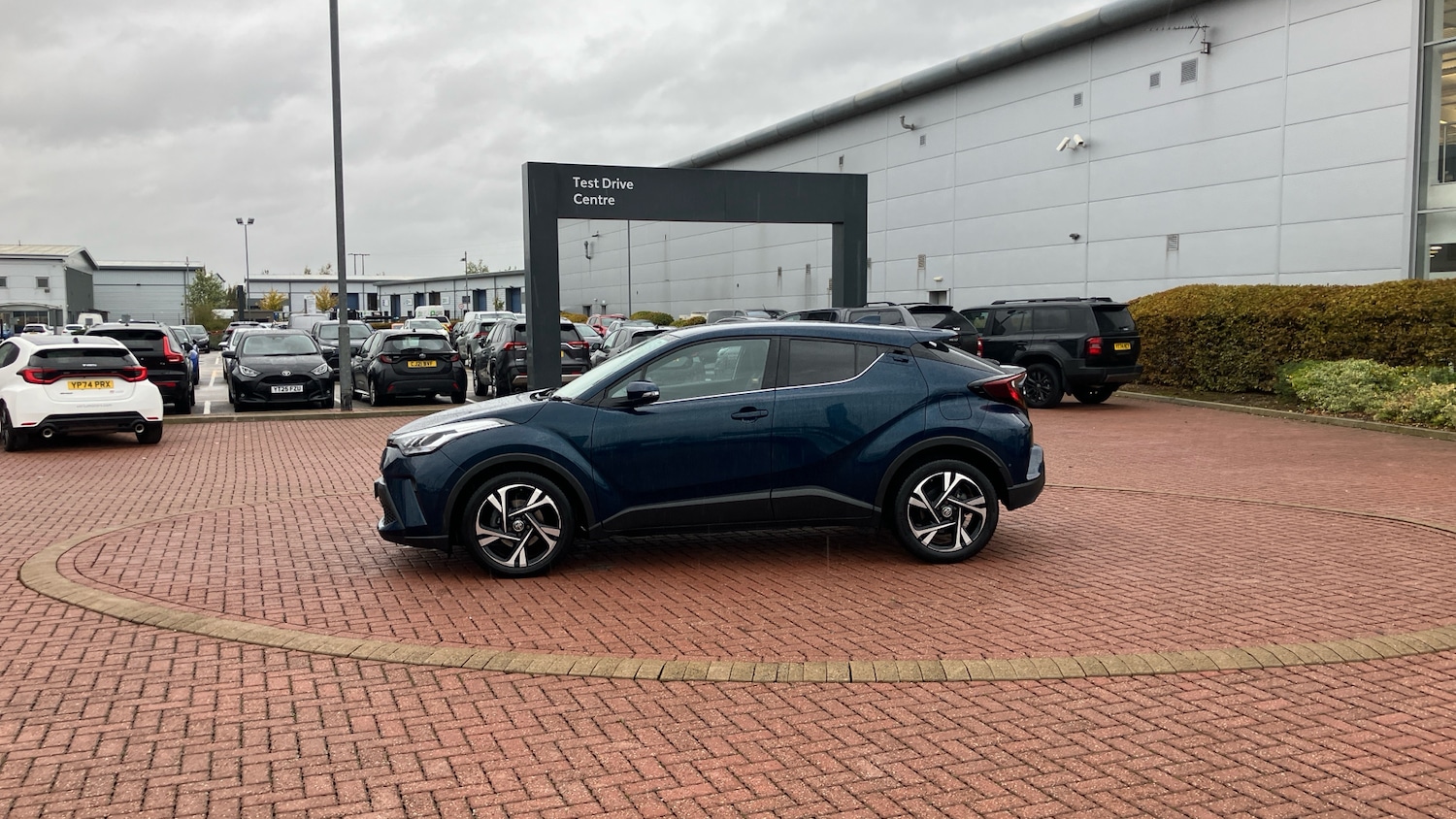 Used Toyota C-HR 2023 for sale - 76193090: Photo 30