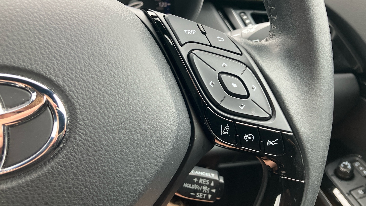 Used Toyota C-HR 2023 for sale - 76193090: Photo 37