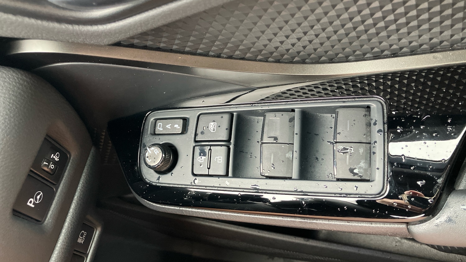 Used Toyota C-HR 2023 for sale - 76193090: Photo 38