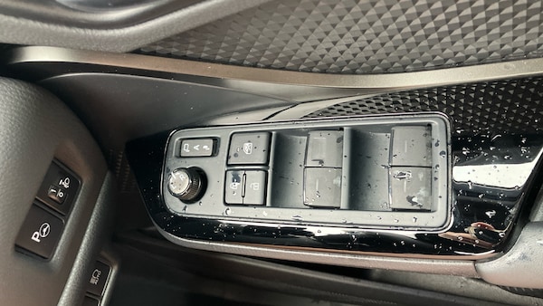 Used Toyota C-HR 2023 for sale - 76193090: Photo 38
